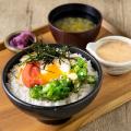 和スパイス香る炙り豚バラ丼を6月18日から期間限定で