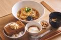 「主食は、豆腐」の定食スタイルで、職人手作りの“で