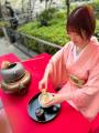 夏の野外で楽しむ本格茶道体験、暑い夏でも楽しめる「