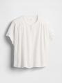 Gap、洗練されたデザインと機能性を兼ね備えた梅雨の