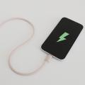 透明感のあるカラフルなシリコンケーブルで充電環境を