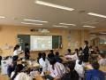 川崎市立新小倉小学校の児童が、川崎市出身３ピースロ