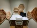 オフィスの音環境を改善する木製の音響調整部材を新発