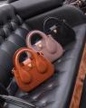 都市の精神、象徴の力 - Gamberini Bag「Chloe（クロ