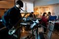 音楽が動き出す──“どこへでも行くLIVE”が、身体性を取