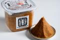 味噌で勝負。“寝かせ玄米”のYUWAERUがお味噌の老舗『