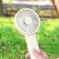 1回のフル充電で1日中使えるほどのロングバッテリー、