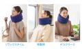エアーの力で頭を支え、首筋を伸ばしてストレッチ！