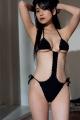 上戸彩の表紙＆巻頭10P！小日向結衣が袋とじで限界露