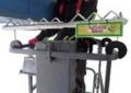 高所作業車の手摺挟まれを「TUKAMAN」でSTOP！