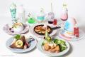 オリジナルグッズ＆公式図録、コラボカフェ情報を解禁