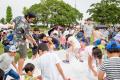 暑い夏に雪が降る!?真夏に雪遊び場が登場!!〈道の駅　