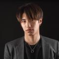 スーパー店員から俳優へ！唯一無二のセルフプロデュー