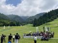 「わかさ氷ノ山スキー場」緑のゲレンデにGSライダー集