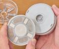 ONEプッシュでラクラクお掃除！「卓上クリーナーPUSH