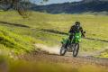カワサキからアウトドアライディングの新提案「KLX230