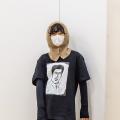 須田日菜子個展「からだと構図」がアートかビーフンか