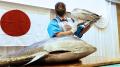 1週間で40万回再生？！マグロを豪快に捌く現役女子高