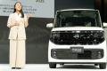 仲里依紗 新型「ルークス」先行披露会に登壇　 “見え