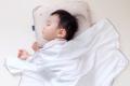 残暑の夜もぐっすり。通気設計で選ばれるベビー枕「ジ