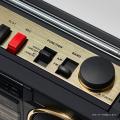 昭和レトロ感を漂わせながら機能は現代仕様なラジカセ