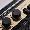 昭和レトロ感を漂わせながら機能は現代仕様なラジカセ