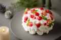 苺が咲く雪のようなショートケーキと、トリュフ香る丸