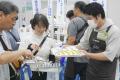 知らなかった商品が試せる　展示会に利用者ら無料招待