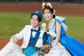 北海道日本ハムファイターズカラーのウェディングドレ