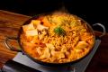 辛ラーメン×特製ヤンニョムで本場韓国鍋を手軽に楽し