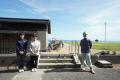 停電時でも光る階段へ　焼津・石津海岸公園に蓄光案内