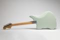 羊文学・塩塚モエカ 初のFenderシグネイチャーギター