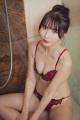アイドルの伊織芽衣が1st写真集『芽色-めいろ-』を202