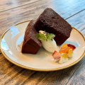 【TORQUE SPICE & HERB, TABLE & COURT】都会の真ん中