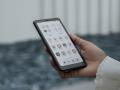 外での使いやすさが進化した6インチカラー電子ペーパ