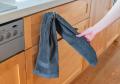 「タオルが挟まる・落ちる・目立つ…」 キッチンの悩み