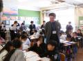 1クラスに40名の教職員が集まった公開授業 公立小学 1クラスに40名の教職員が集まった公開授業 公立小学