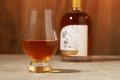 オーク樽仕込みの国産メープルウイスキー「楓香」が販