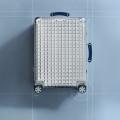 【RIMOWA】限定コレクション「Classic Aluminium Grid