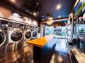 カフェスペース一体型コインランドリー「MAX WASH & C