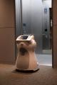 KEENONのサービスロボット、日本市場向けエレベーター