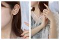 VARIELLE、新作イヤーフックピアスのスタイリング提案