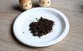 中東情勢で資材調達が不透明に・コーヒー豆で染める木