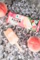 昨年販売数100万本超 の「福島県産桃アイスバー」が進 昨年販売数100万本超 の「福島県産桃アイスバー」が進