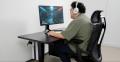 PCやゲーム機、配線まで“浮かせて収納”できる電動昇降