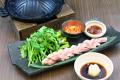 【三代目文治・すりみや】“夏せり”を豪快に味わう新名