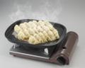 【新商品】カセットこんろで焼き餃子を楽しめる！イワ