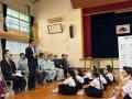 小学校のキャリア教育冊子「発見たんけん鹿児島市」贈