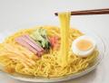 “ここでしか買えない惣菜”を拡充し、成長を加速　麺の