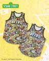 セサミストリートの仲間たちが、コートで踊る。BFIVE